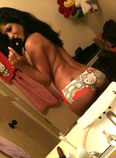 Skinny blonde teen girl wants to have her pics naked that's why she's posing on cam